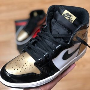 Air Jordan 1 Retro Gold Toe